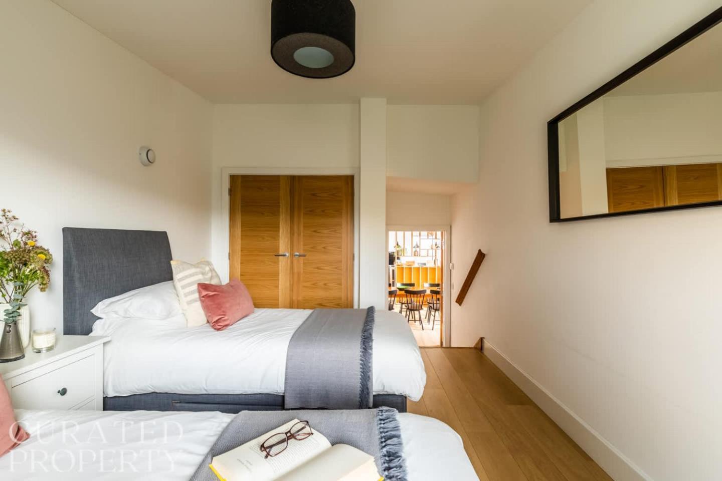 Stunning 5 Bedroom New Build With Amazing Views! 巴斯 外观 照片